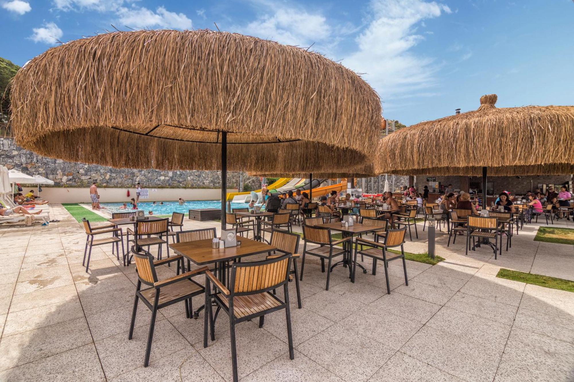 Ramada Resort Kusadasi & Golf Luaran gambar The restaurant