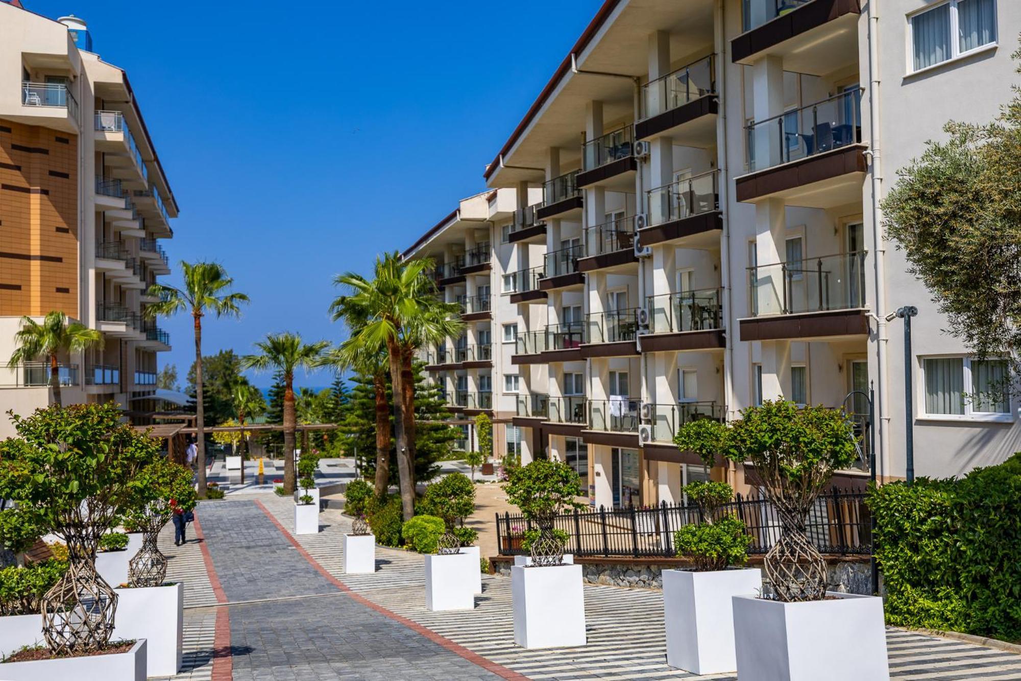 Ramada Resort Kusadasi & Golf Luaran gambar Residential complex in Antalya
