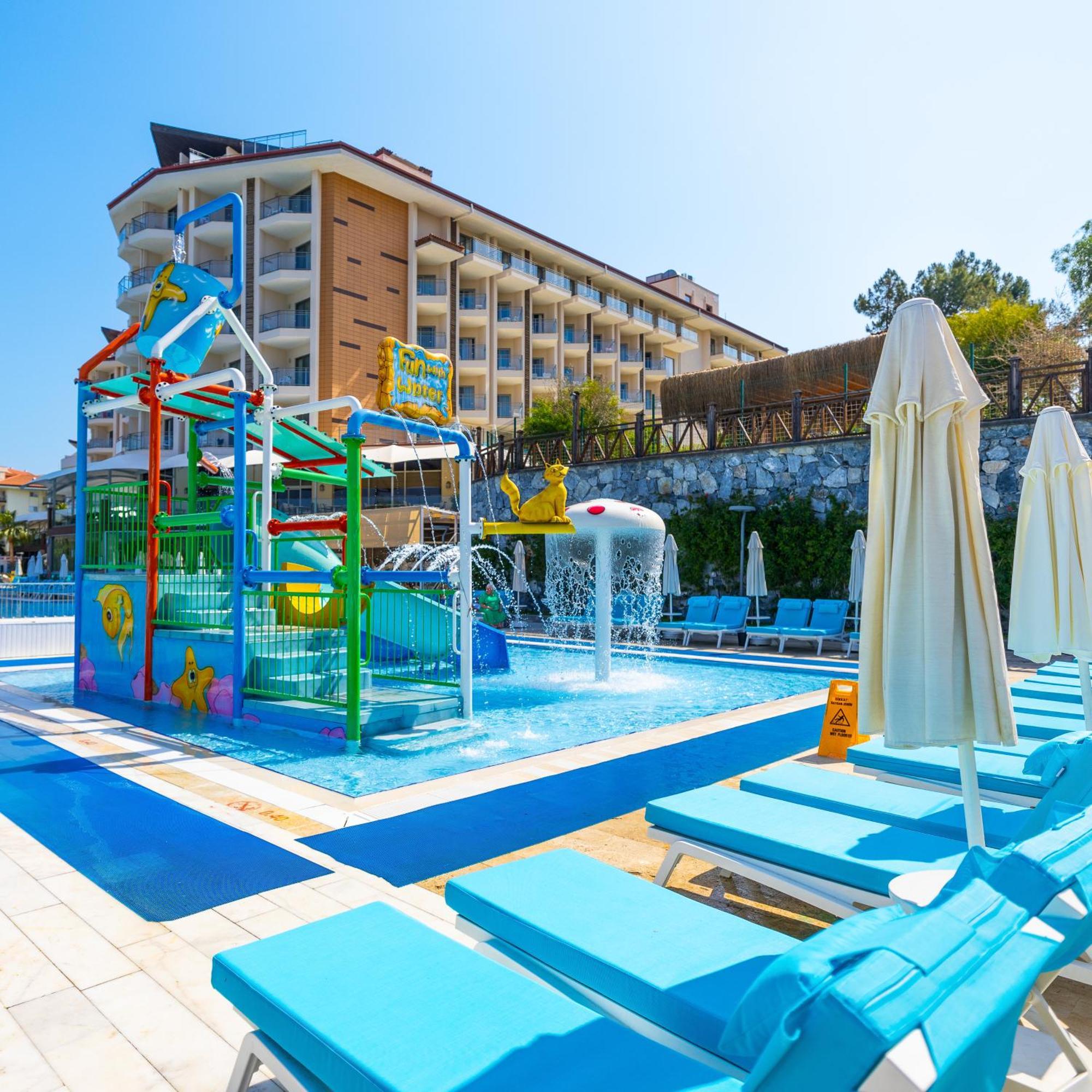 Ramada Resort Kusadasi & Golf Luaran gambar